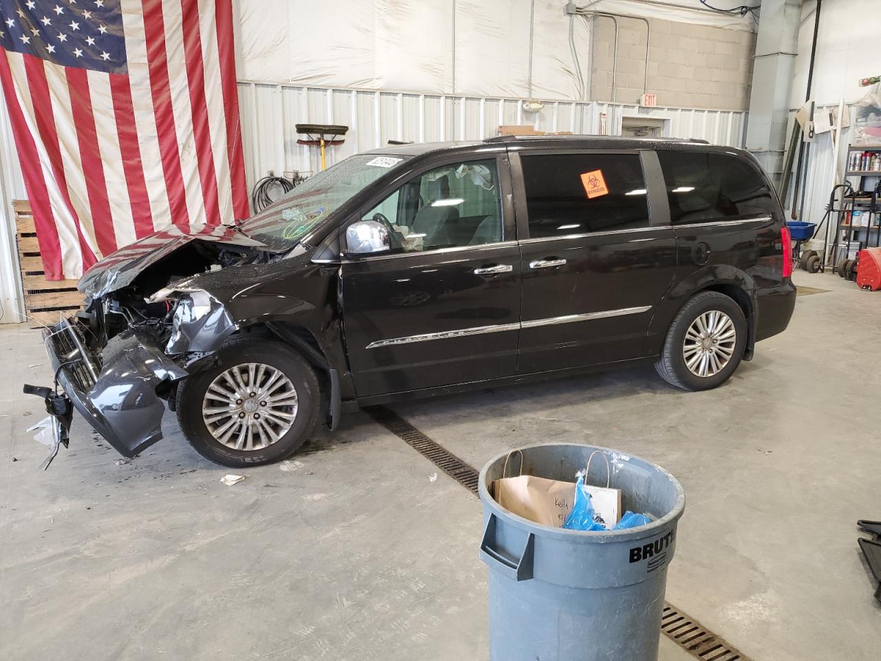 CHRYSLER TOWN & COUNTRY LIMITED PLATINUM