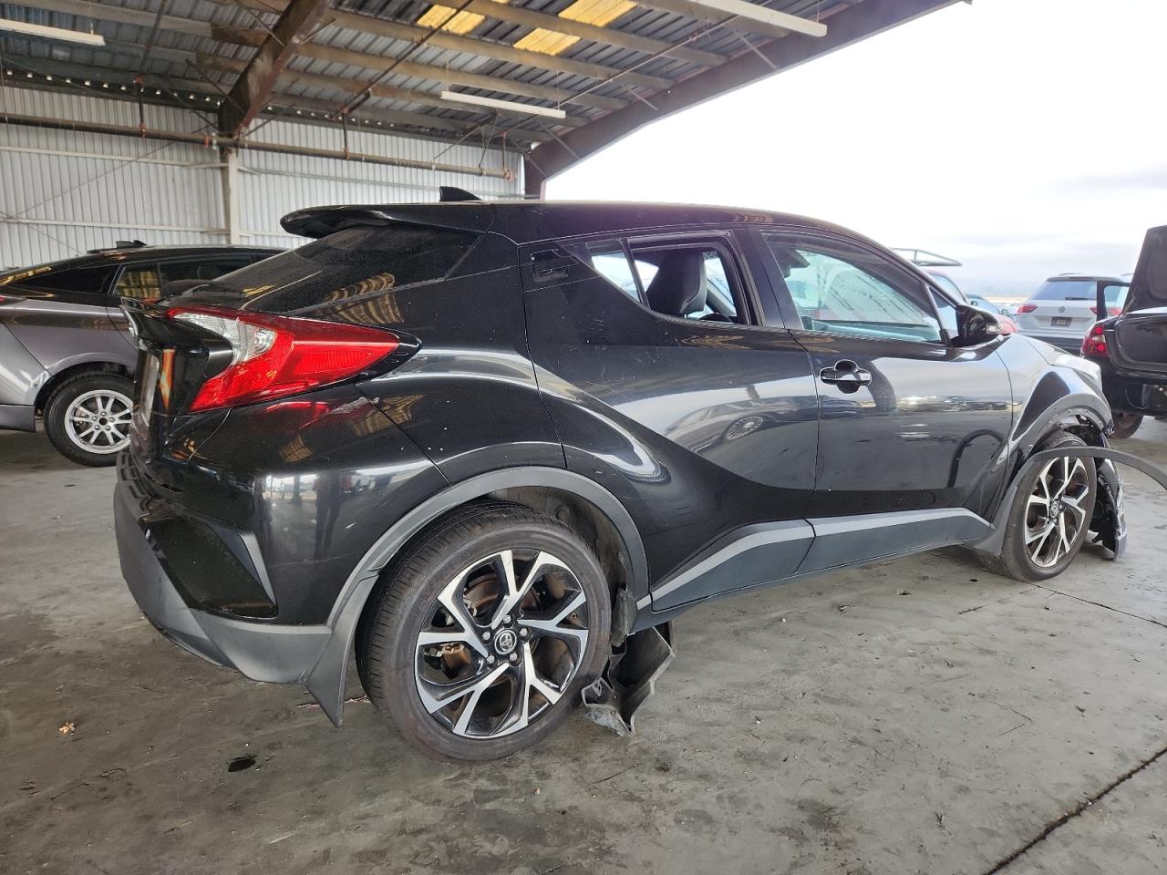 TOYOTA C-HR XLE