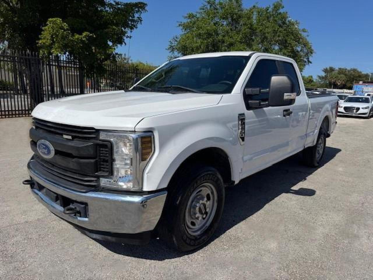 FORD F-250 SUPER DUTY