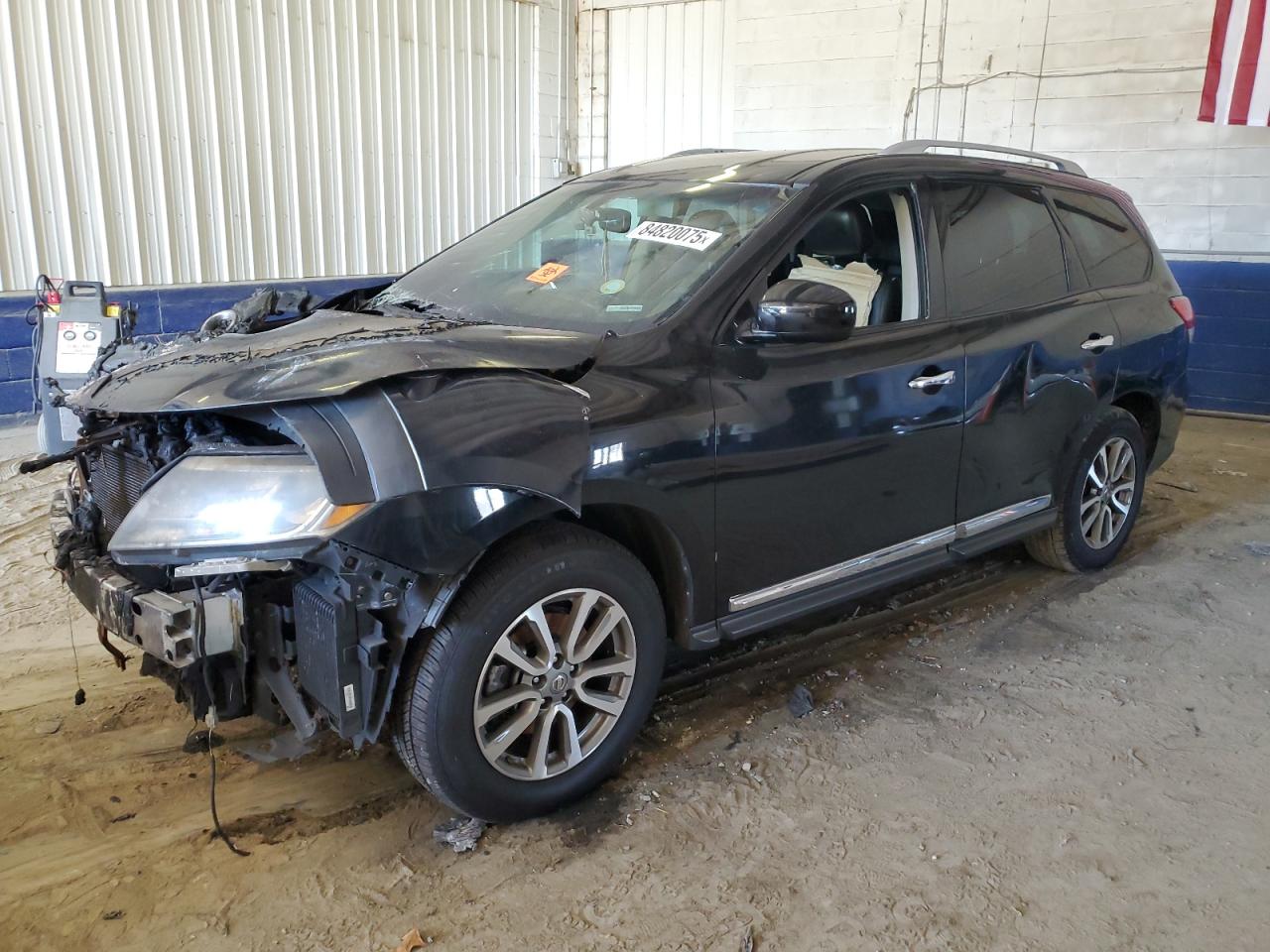  Salvage Nissan Pathfinder