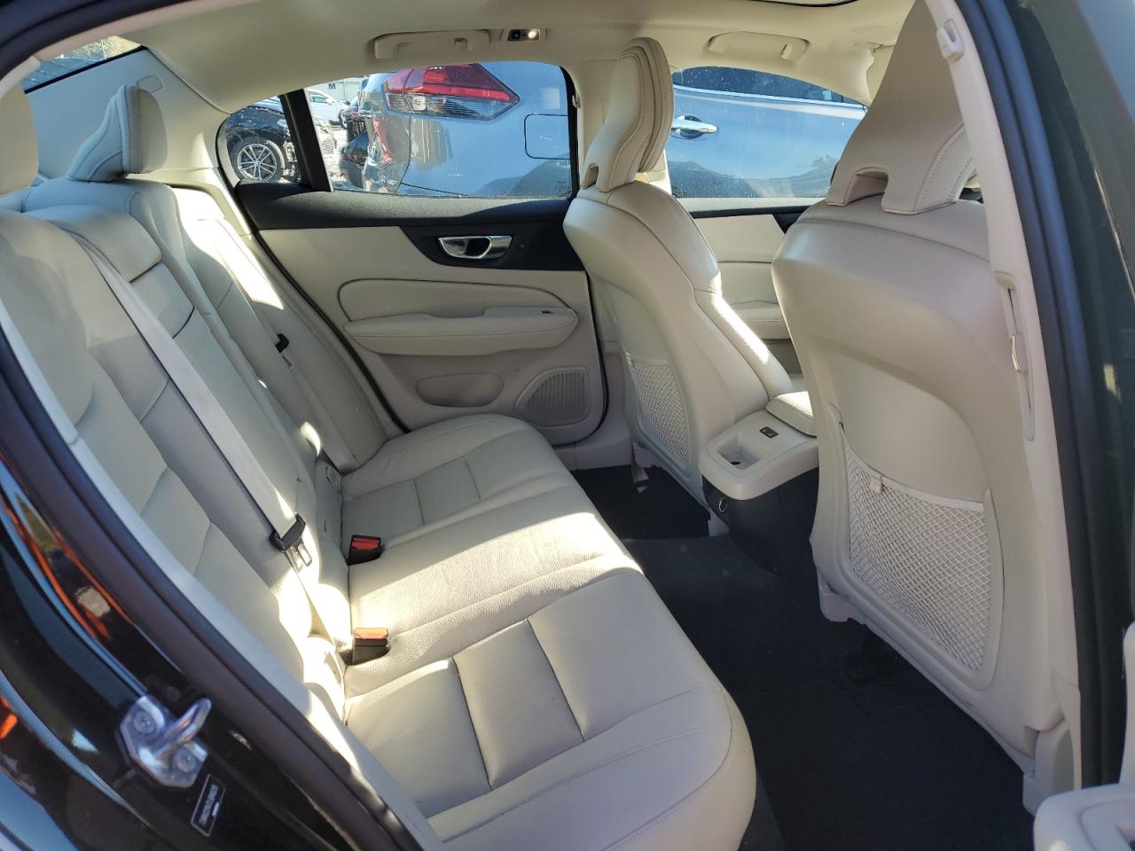 VOLVO S60 T6 MOMENTUM