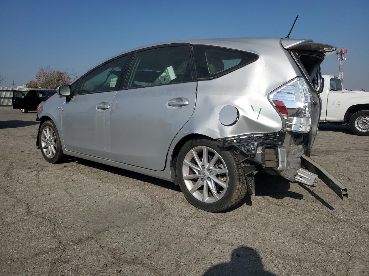 TOYOTA PRIUS V