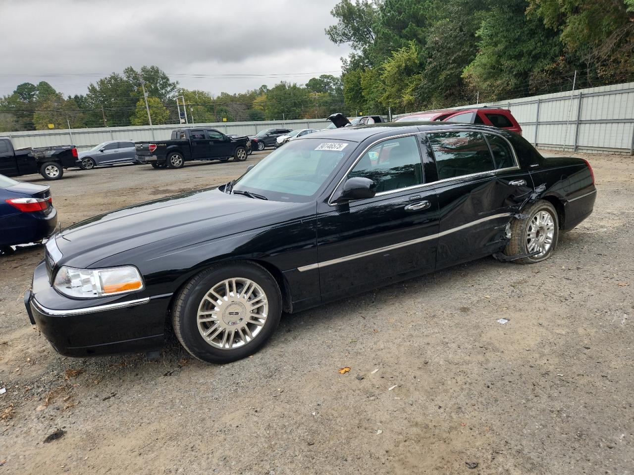 LINCOLN TOWN CAR SIGNATURE LONG WHEELBASE