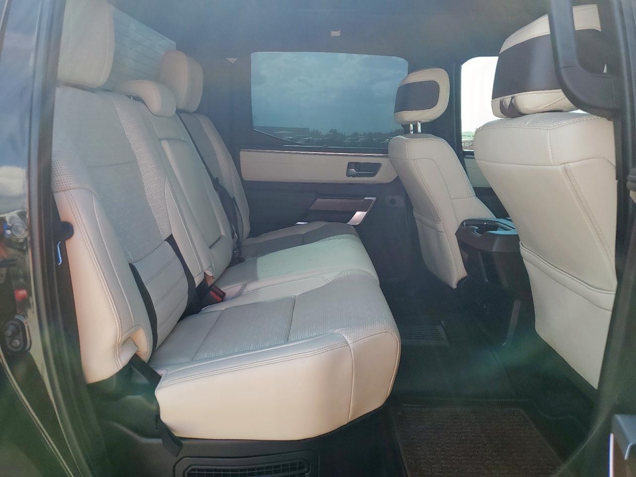 TOYOTA TUNDRA CREWMAX PLATINUM