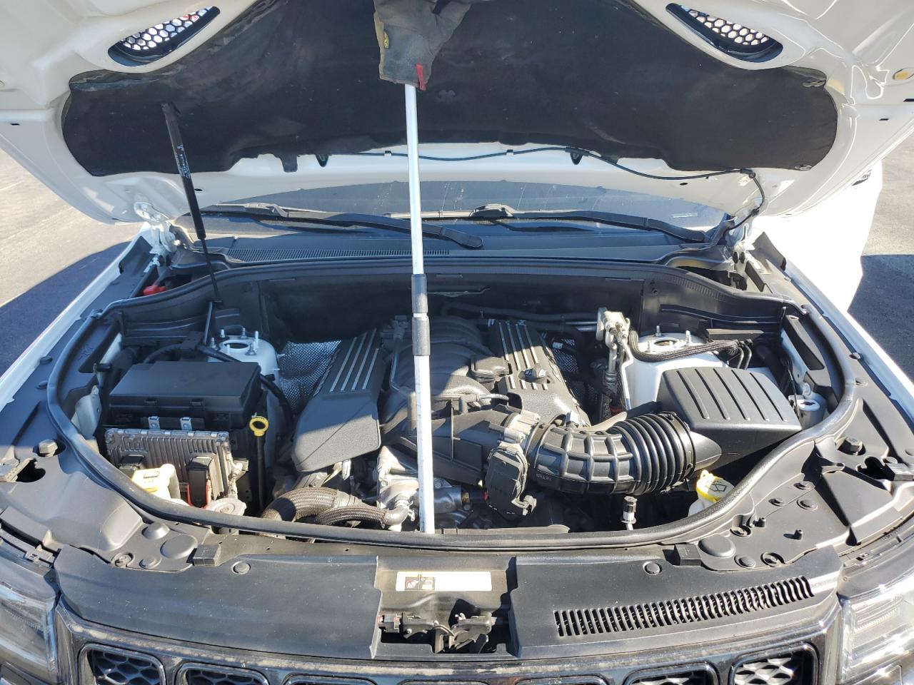 JEEP GRAND CHEROKEE SRT-8