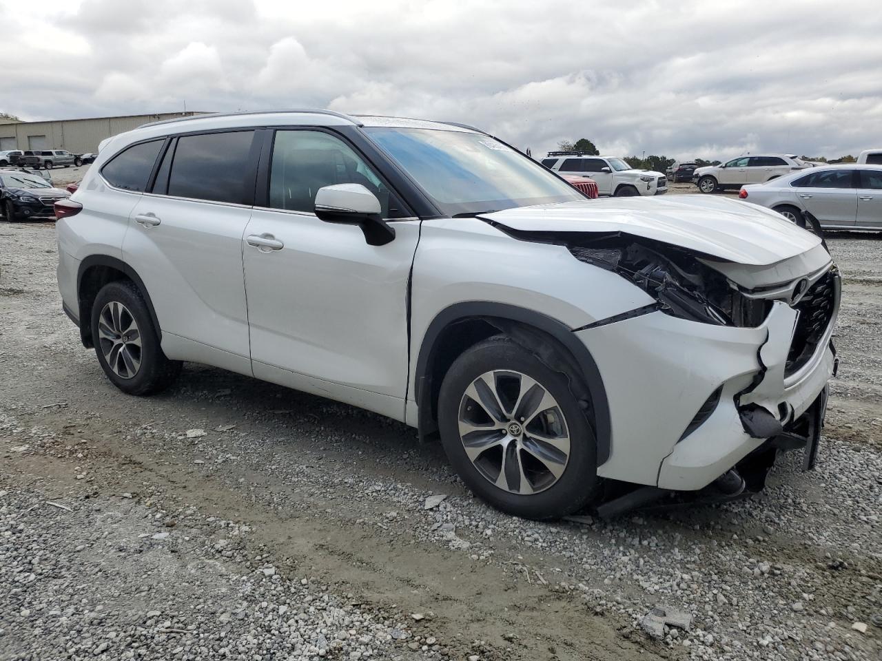 TOYOTA HIGHLANDER LE