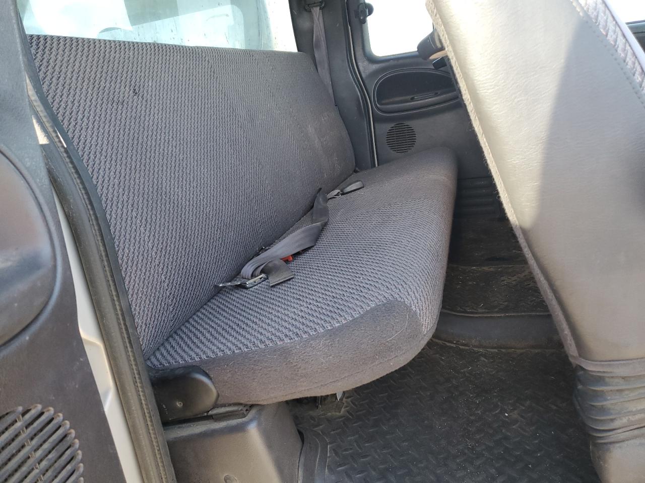 Lot #3271045115 2001 DODGE RAM 2500