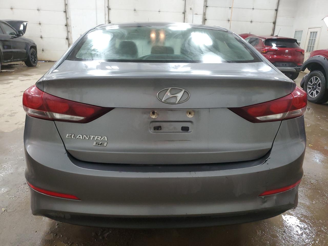 HYUNDAI ELANTRA SE