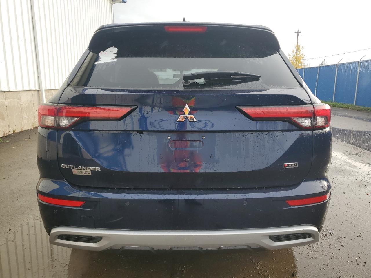 MITSUBISHI OUTLANDER SE