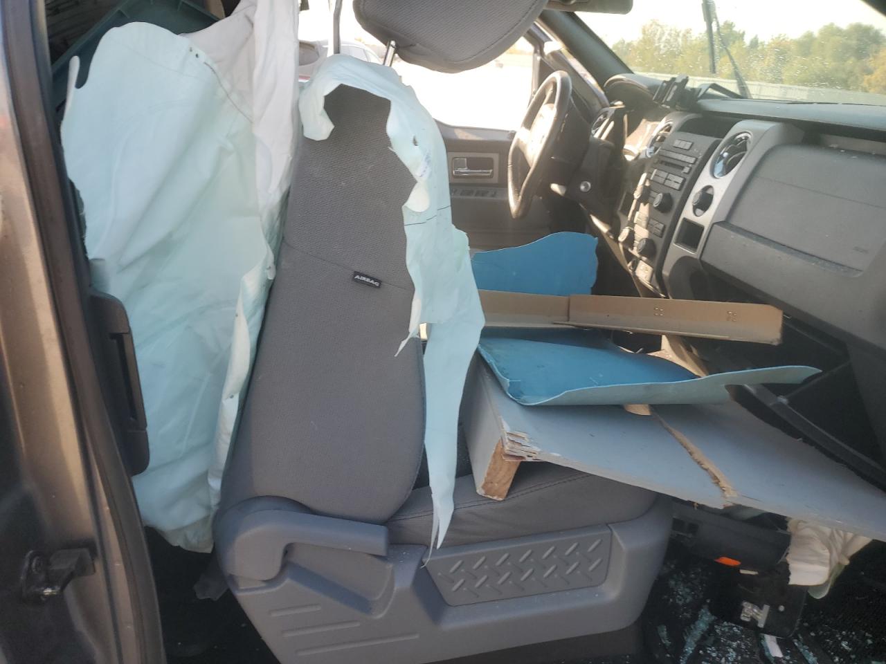 FORD F-150 SUPER CAB