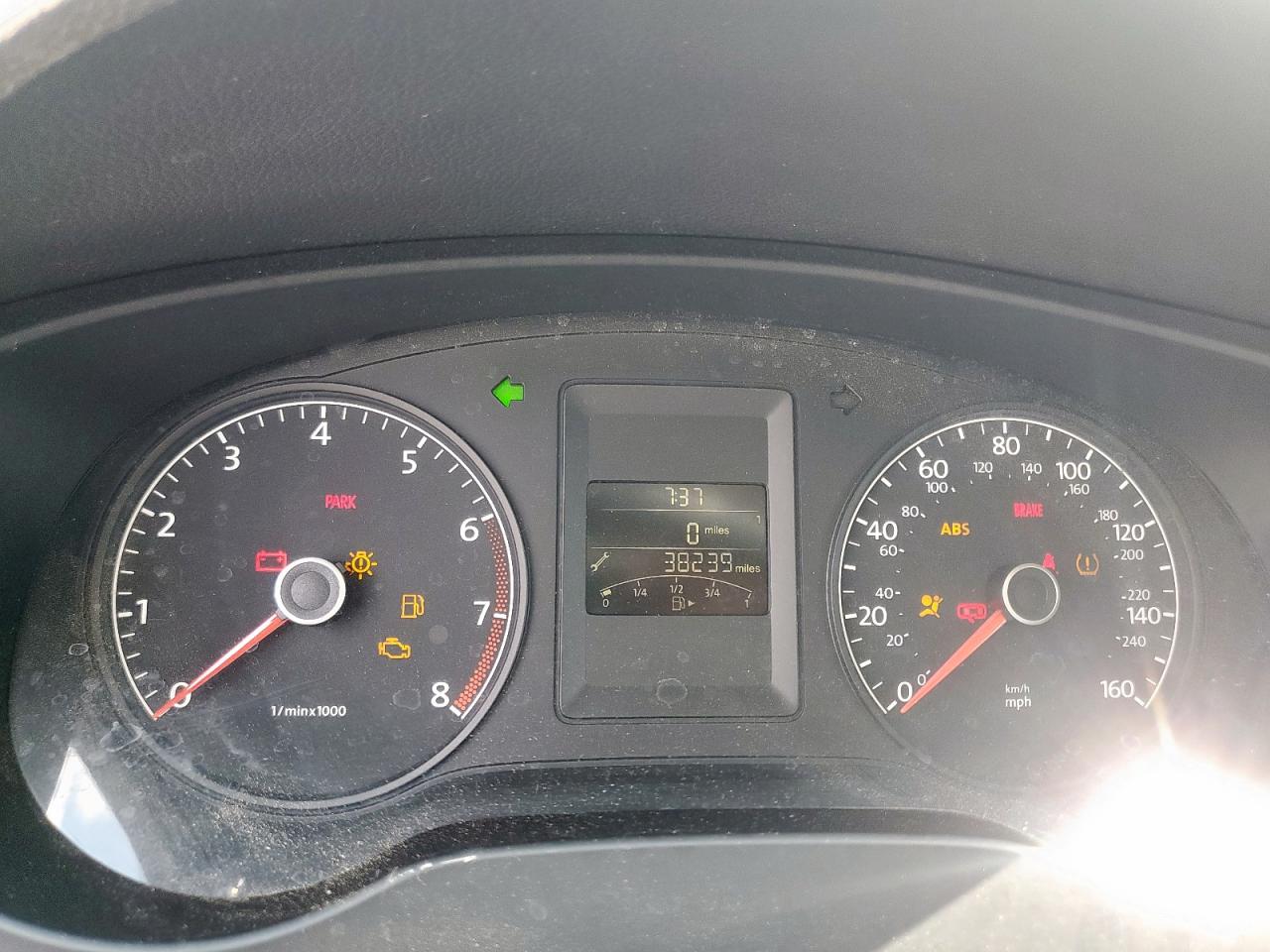 VOLKSWAGEN JETTA BASE