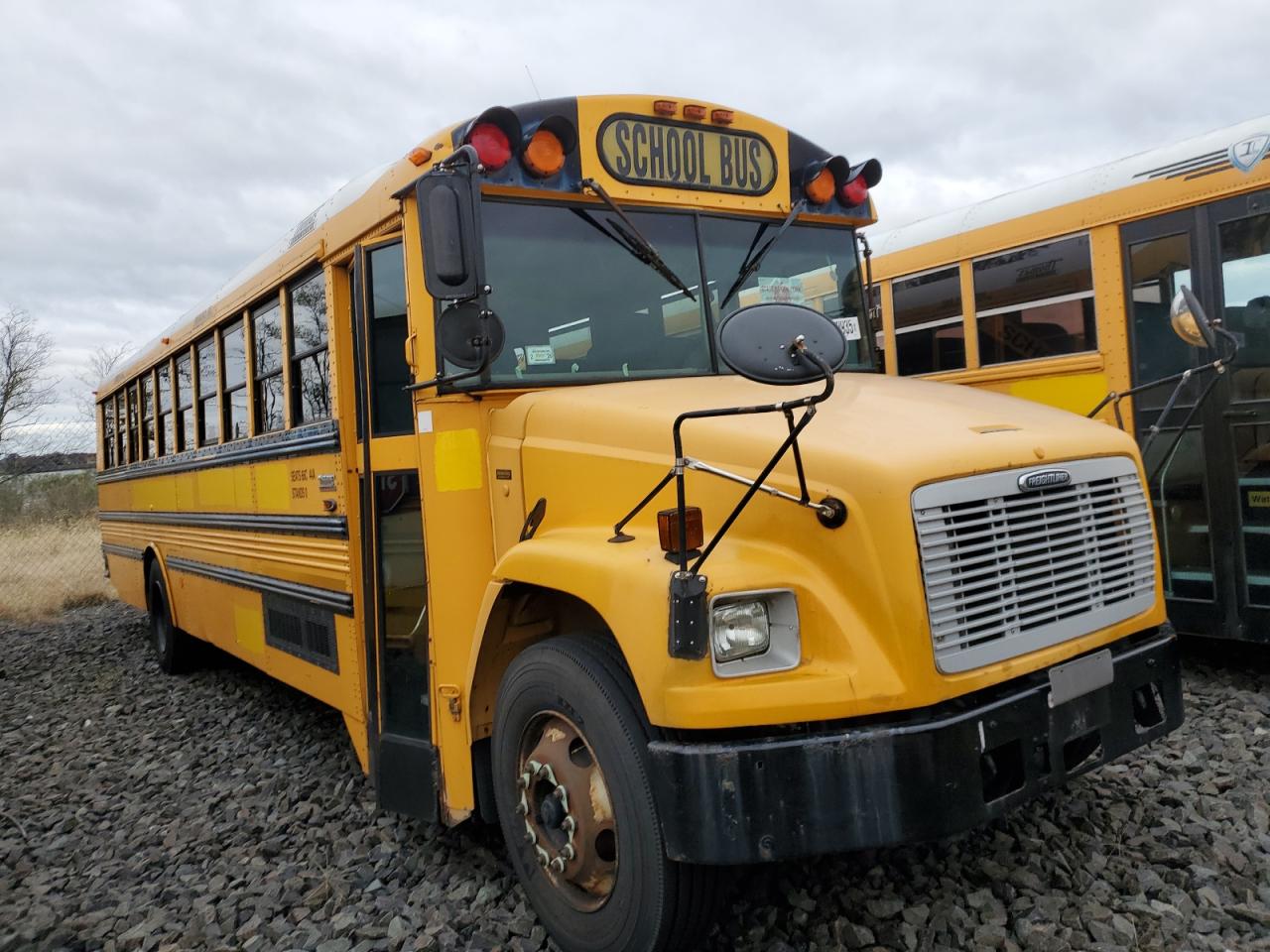 Lot #3276985294 2005 FREIGHTLINER SAF-T-LINER C2