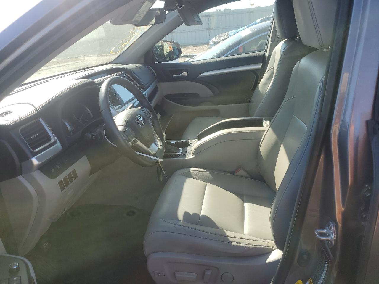 TOYOTA HIGHLANDER SE