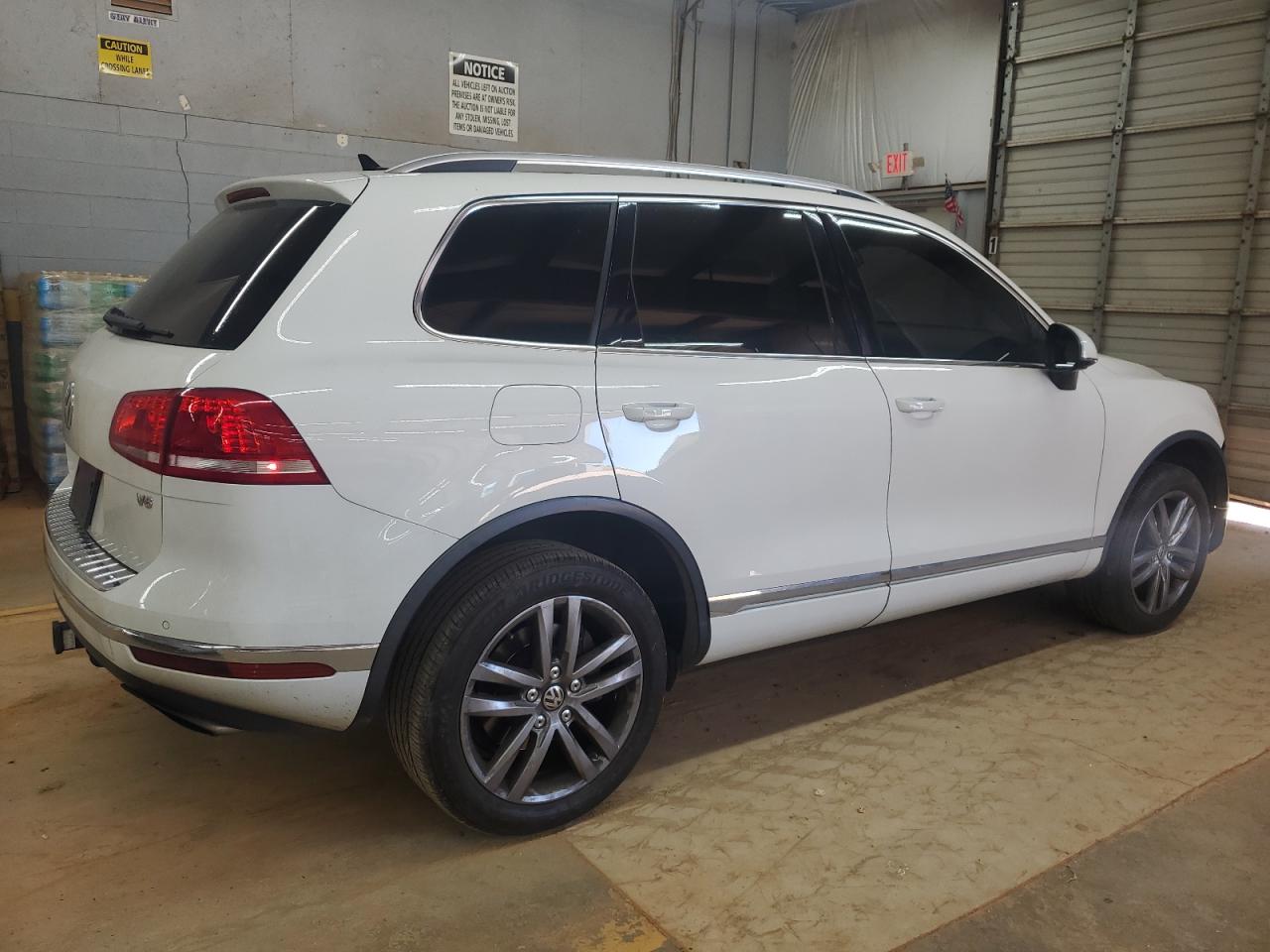 VOLKSWAGEN TOUAREG SPORT