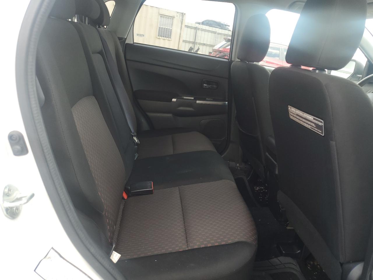 MITSUBISHI OUTLANDER ES