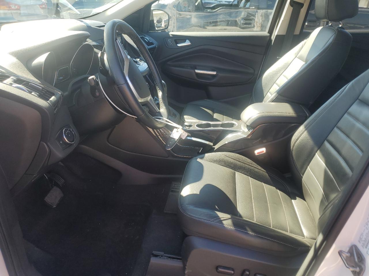 FORD ESCAPE TITANIUM