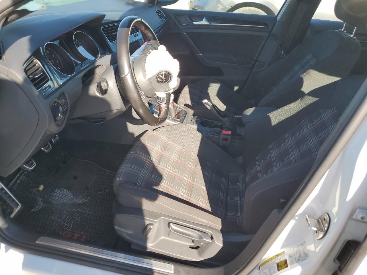 VOLKSWAGEN GOLF GTI S