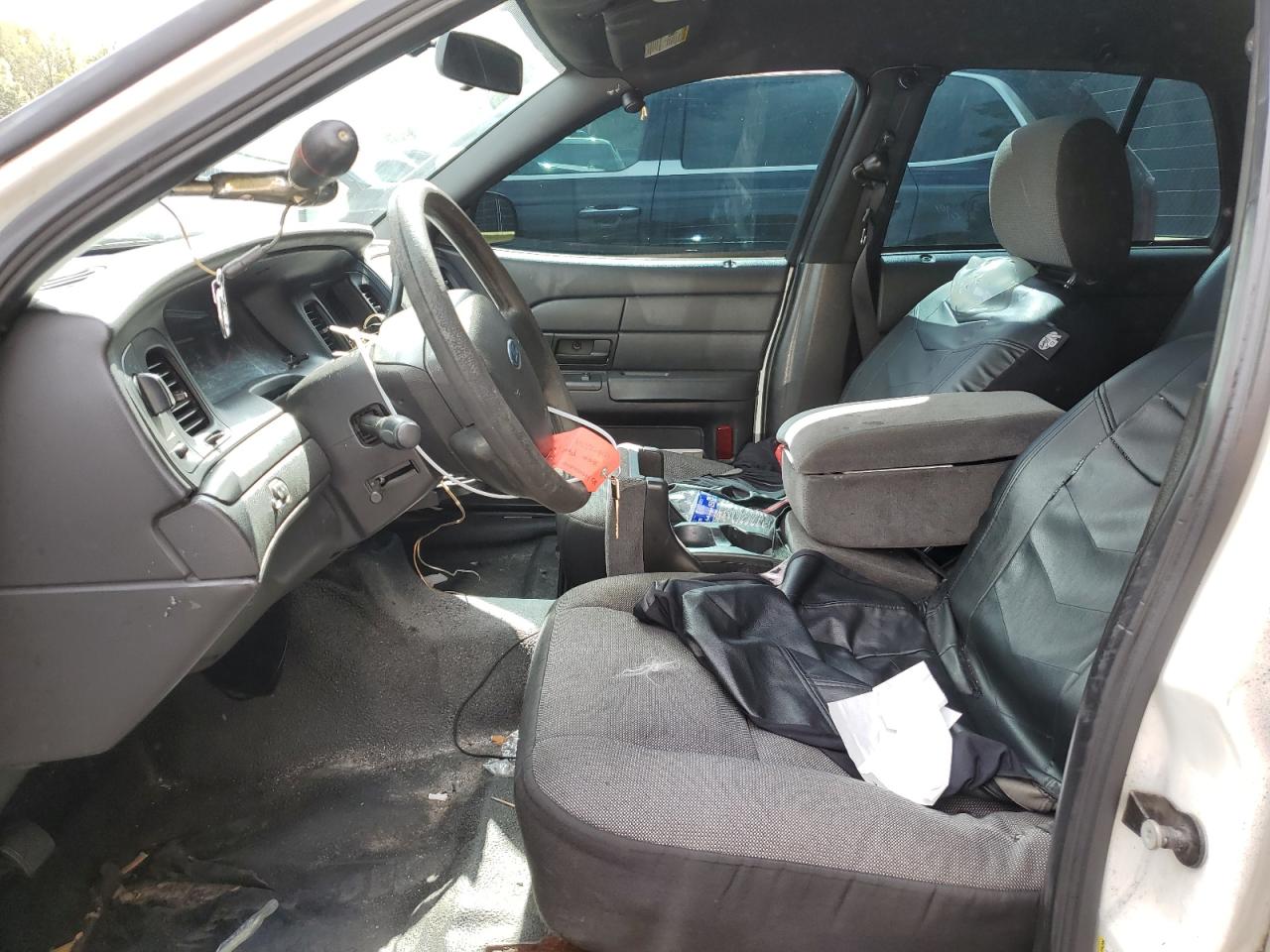 FORD CROWN VICTORIA POLICE INTERCEPTOR