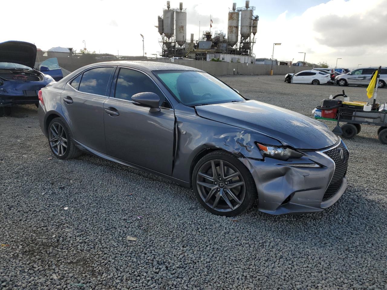 LEXUS IS 200T