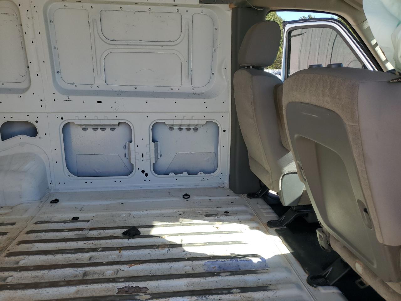 NISSAN NV2500 2500 S