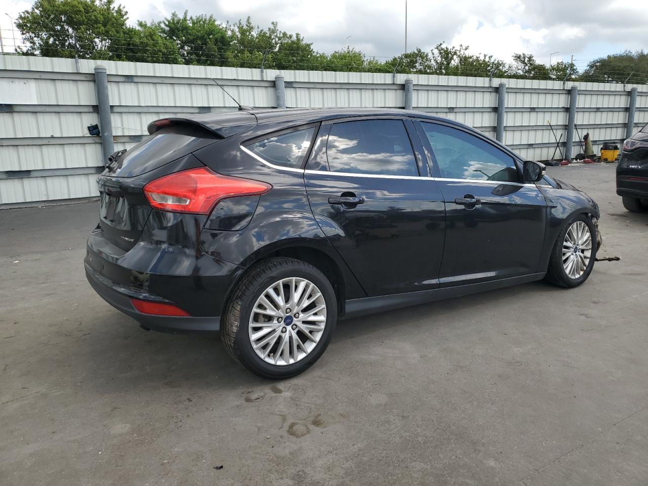 FORD FOCUS TITANIUM