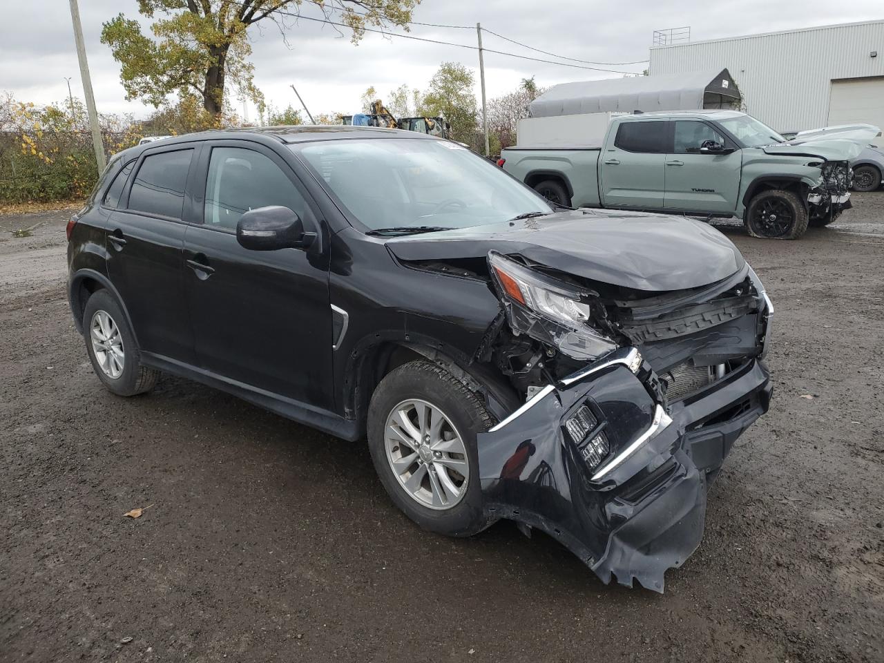 MITSUBISHI OUTLANDER SE