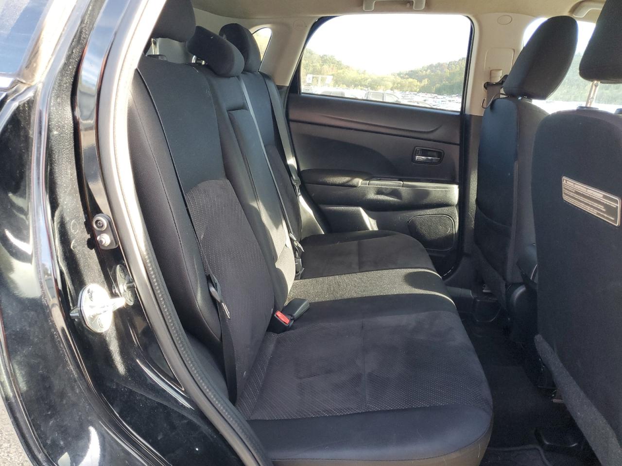 MITSUBISHI OUTLANDER SE