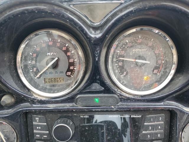 2011 HARLEY-DAVIDSON FLHTCUSE6 1HD1PR816BB955926