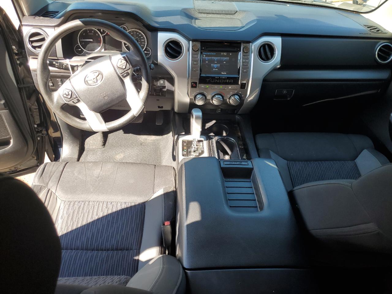 TOYOTA TUNDRA CREWMAX SR5