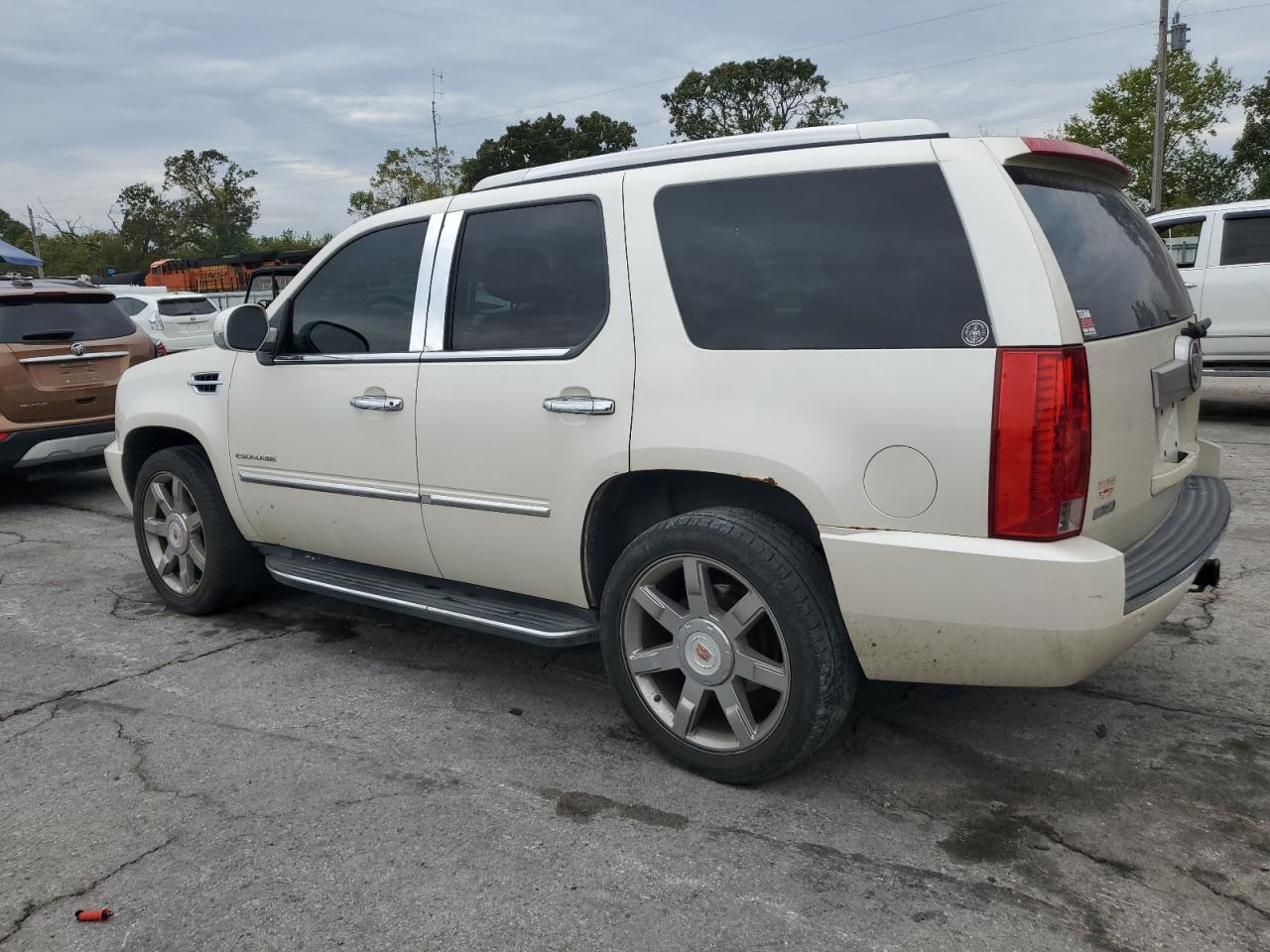 CADILLAC ESCALADE LUXURY