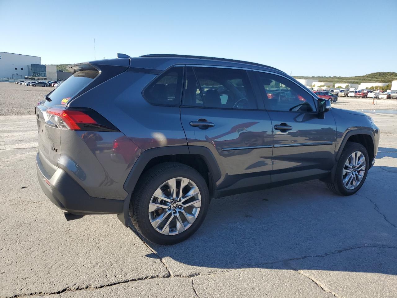 TOYOTA RAV4 XLE PREMIUM