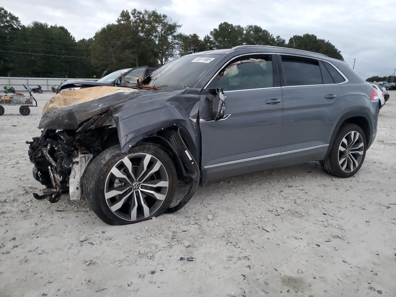 VOLKSWAGEN ATLAS CROSS SPORT SEL PREMIUM R-LINE