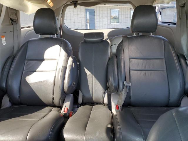 2018 TOYOTA SIENNA LE 5TDKZ3DC9JS956838