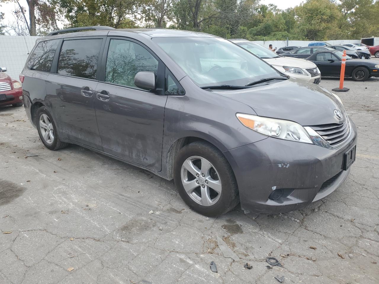Lot #3286811221 2017 TOYOTA SIENNA LE