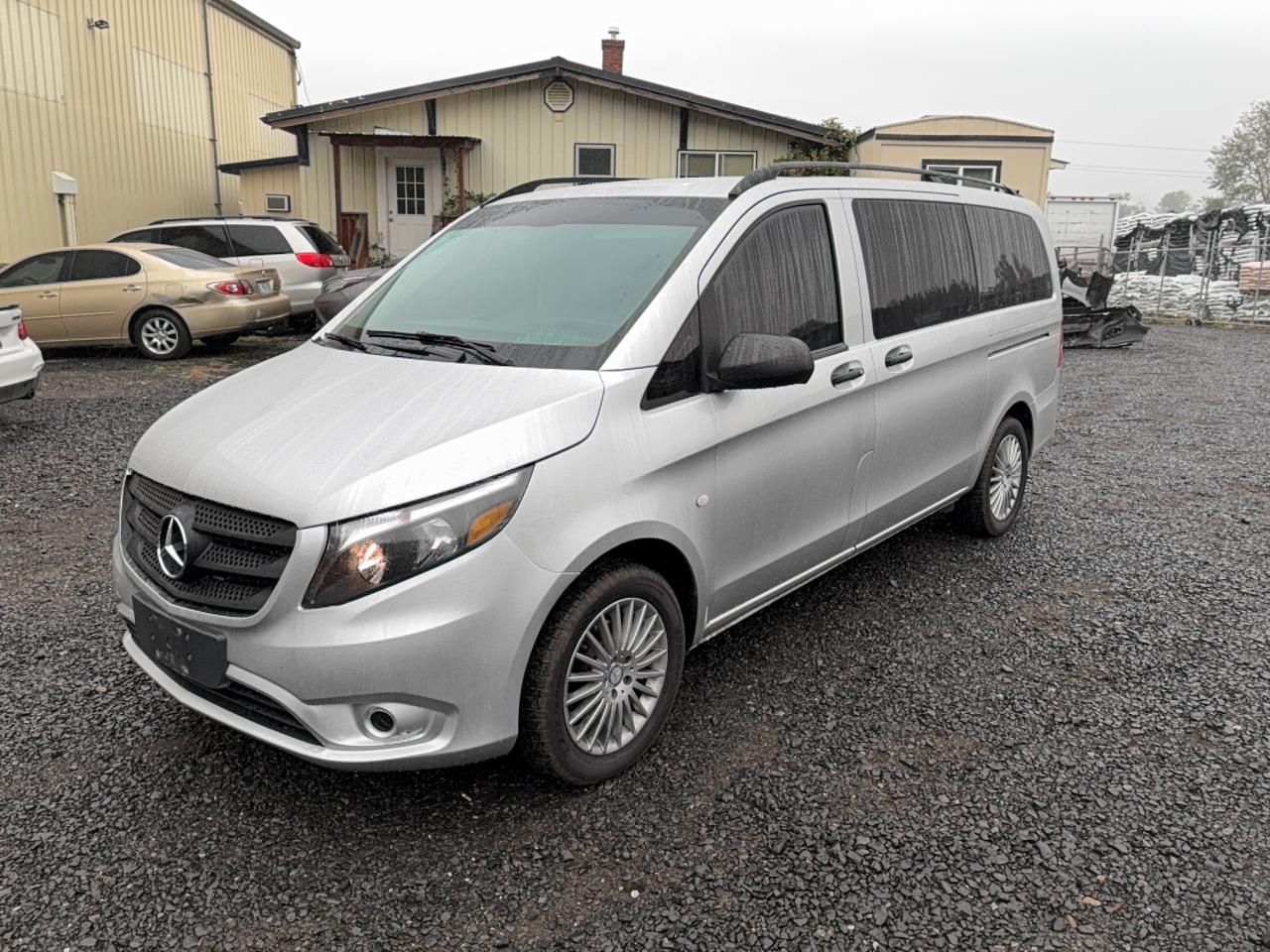 MERCEDES-BENZ METRIS