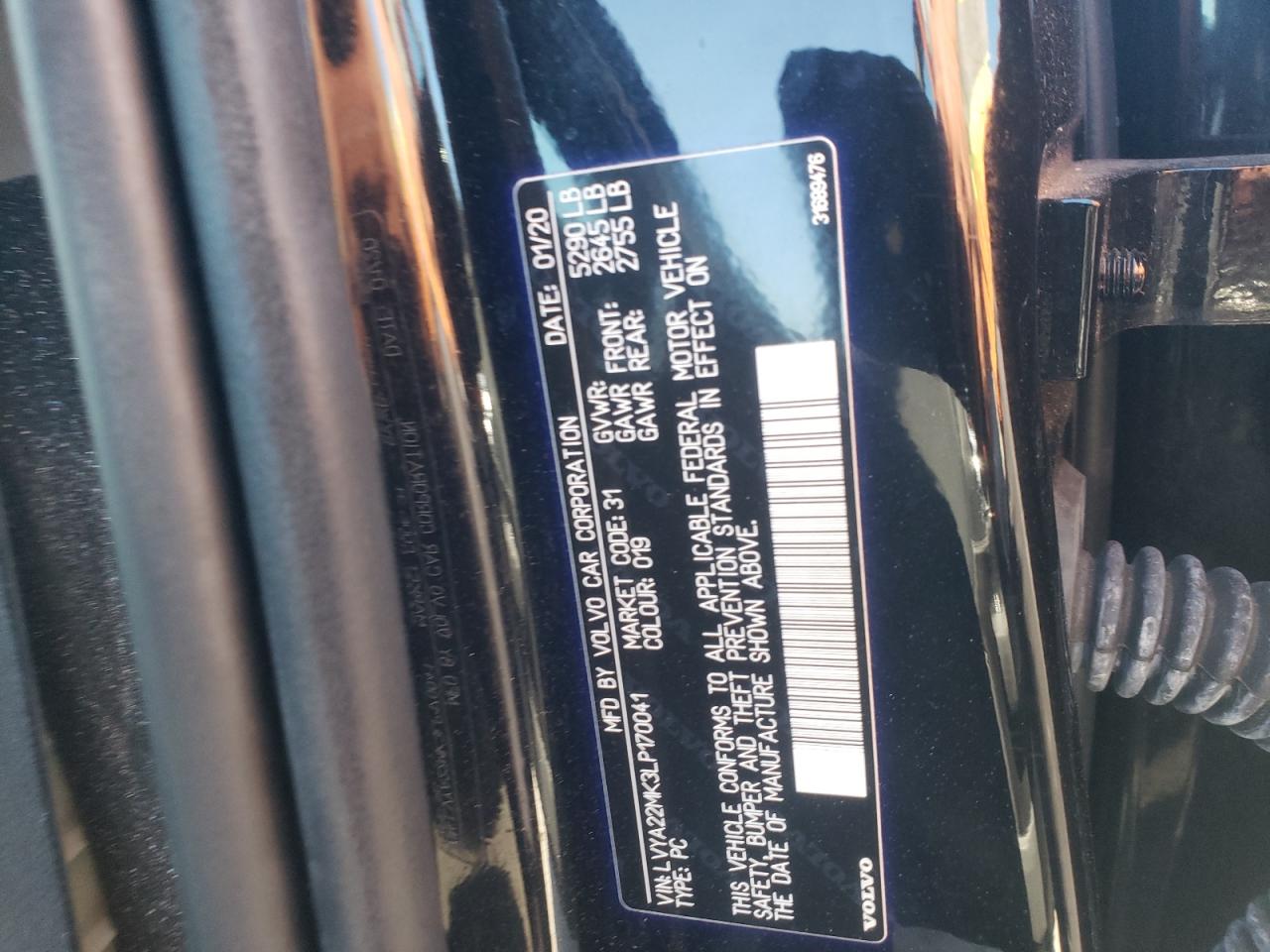 VOLVO S90 T6 MOMENTUM