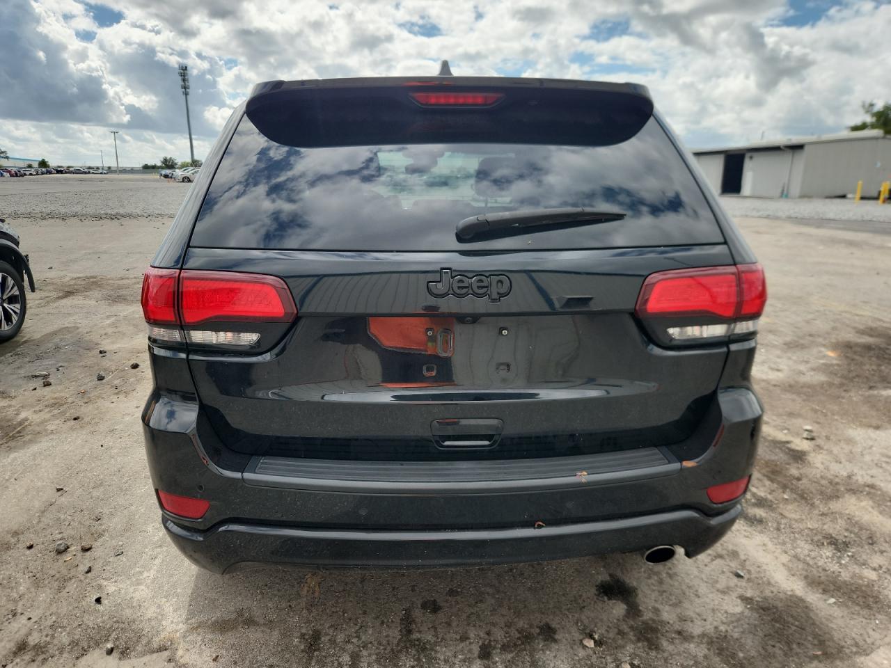 JEEP GRAND CHEROKEE LAREDO