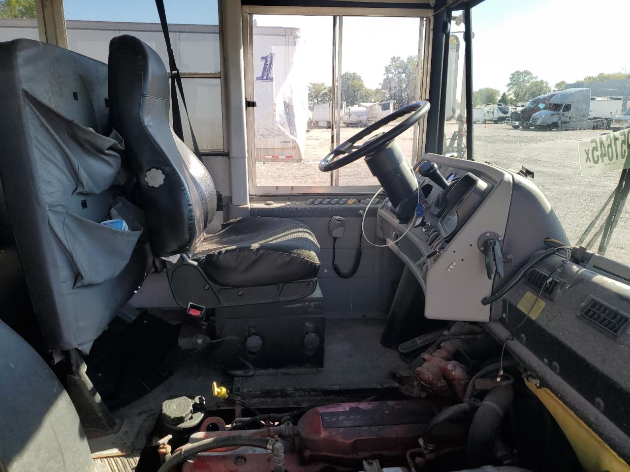 Lot #3280285966 2011 THOMAS SAF-T-LINER HDX