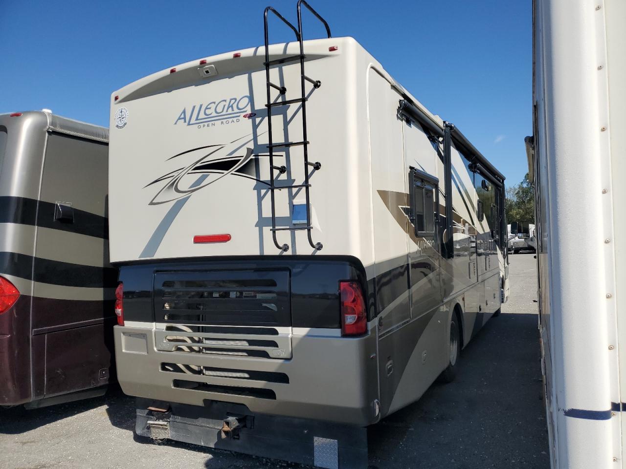 Lot #3284214549 2010 FREIGHTLINER CHASSIS XC