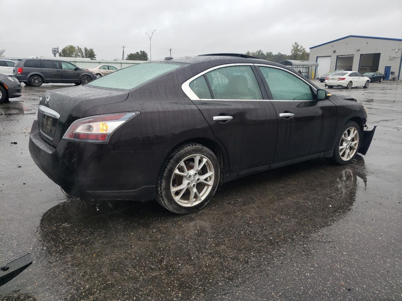 NISSAN MAXIMA S