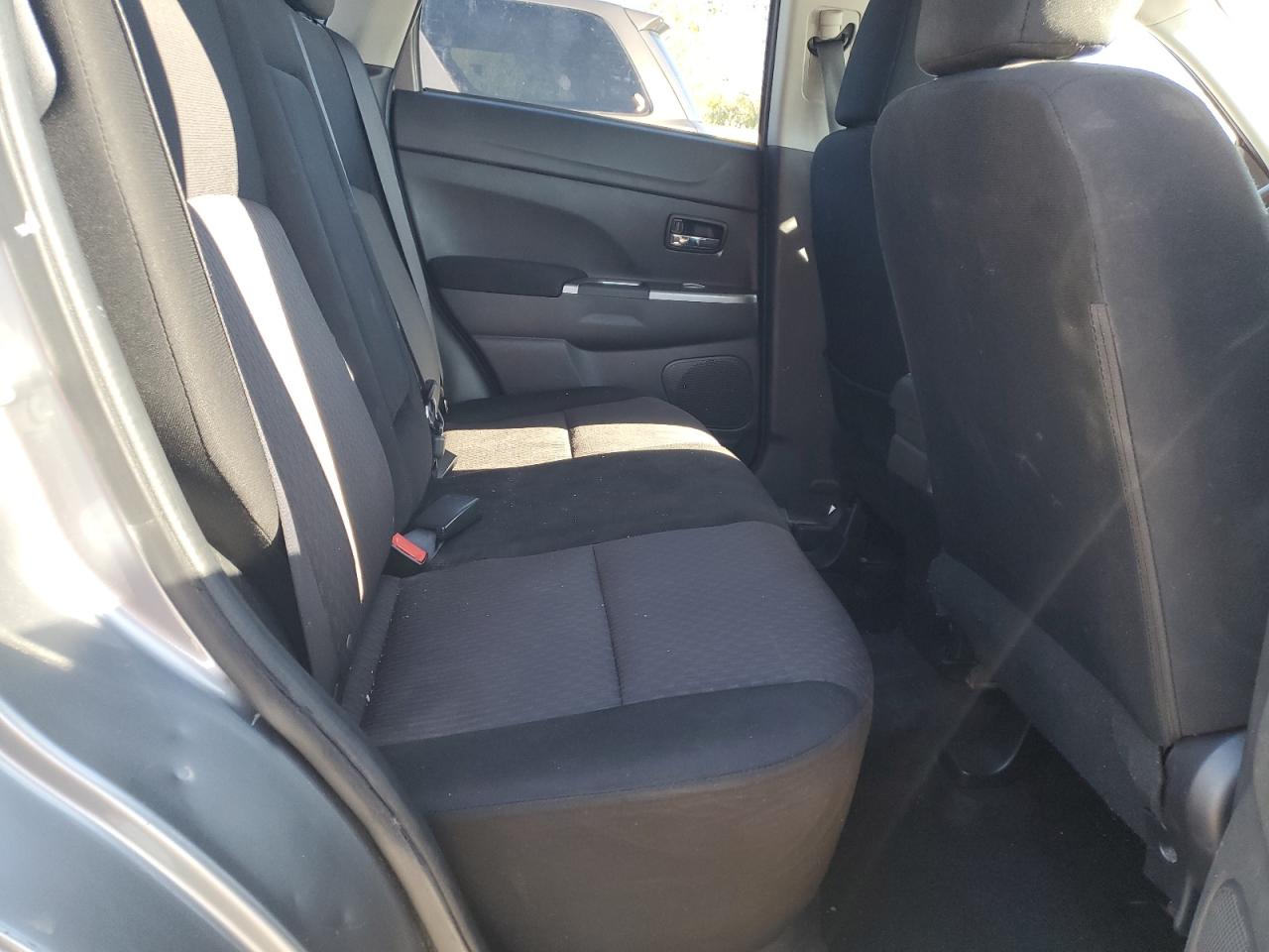 MITSUBISHI OUTLANDER ES