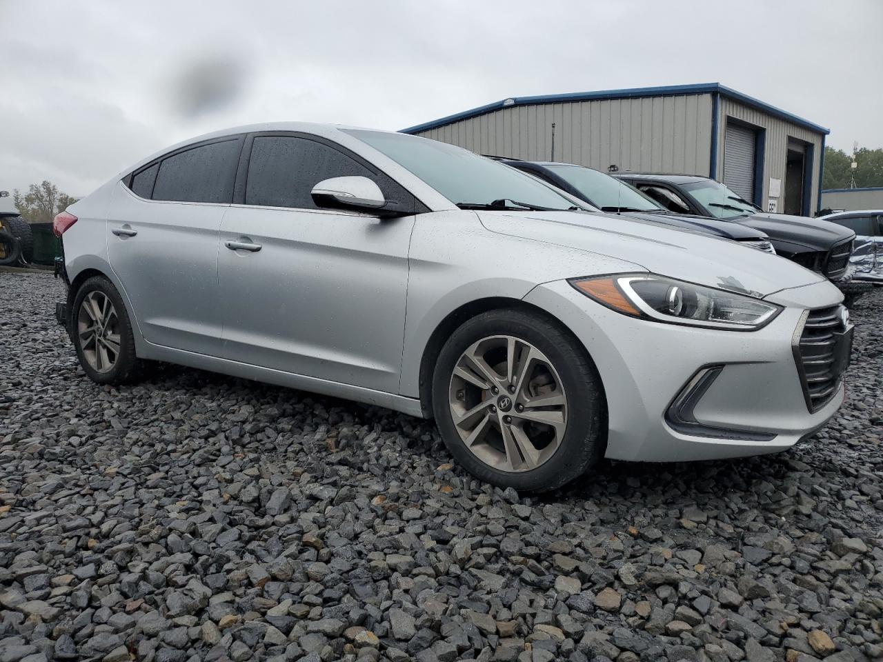 HYUNDAI ELANTRA SE