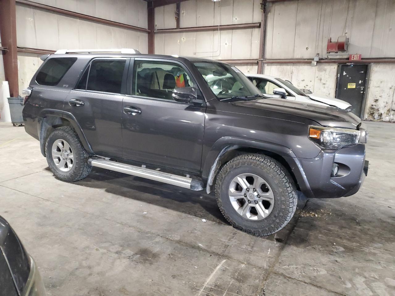 TOYOTA 4RUNNER SR5