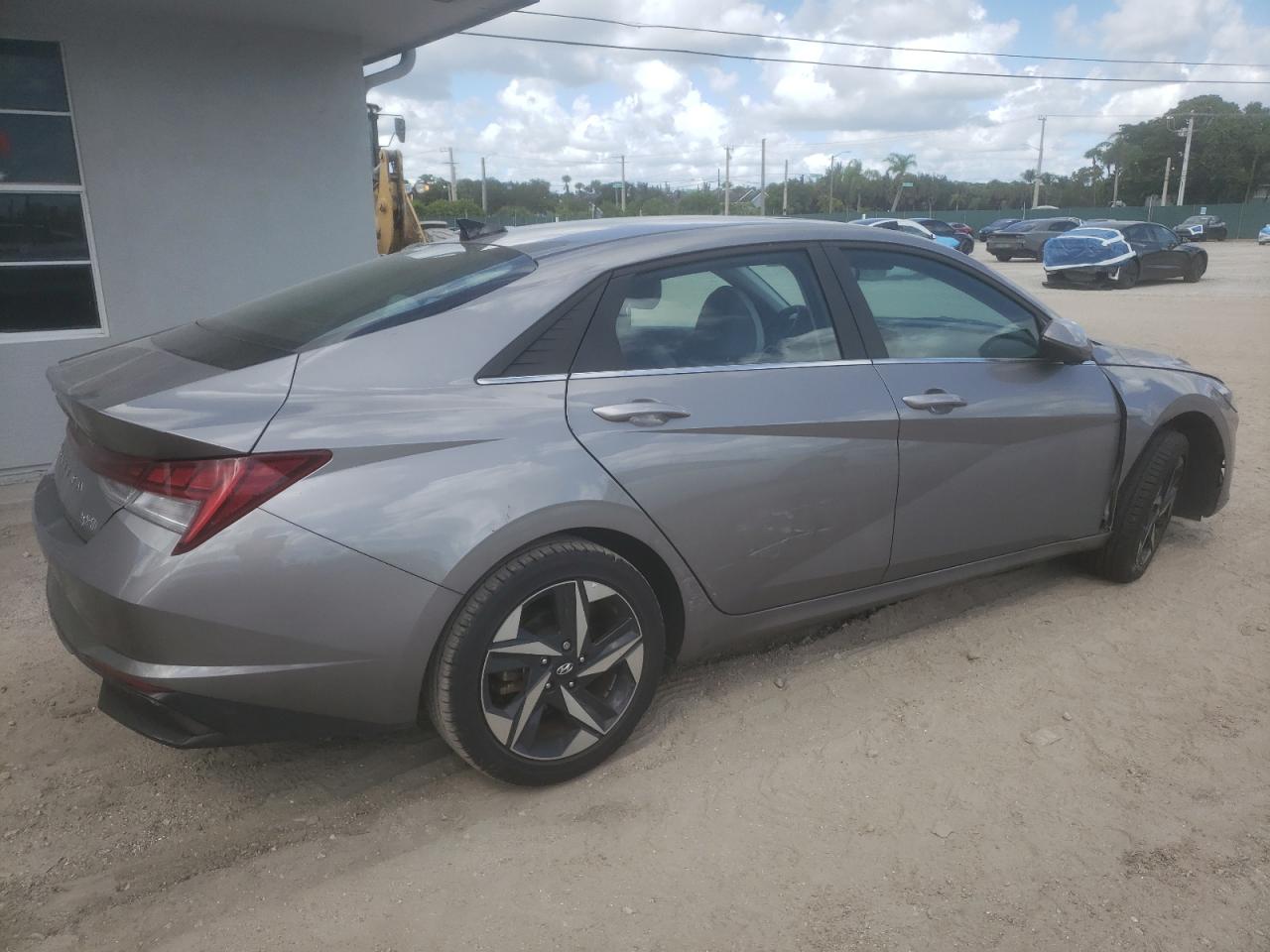 Lot #3302831899 2023 HYUNDAI ELANTRA LI