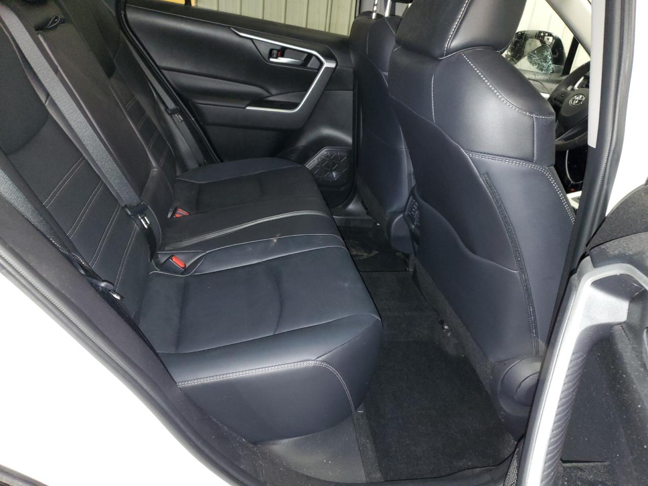 TOYOTA RAV4 XLE PREMIUM