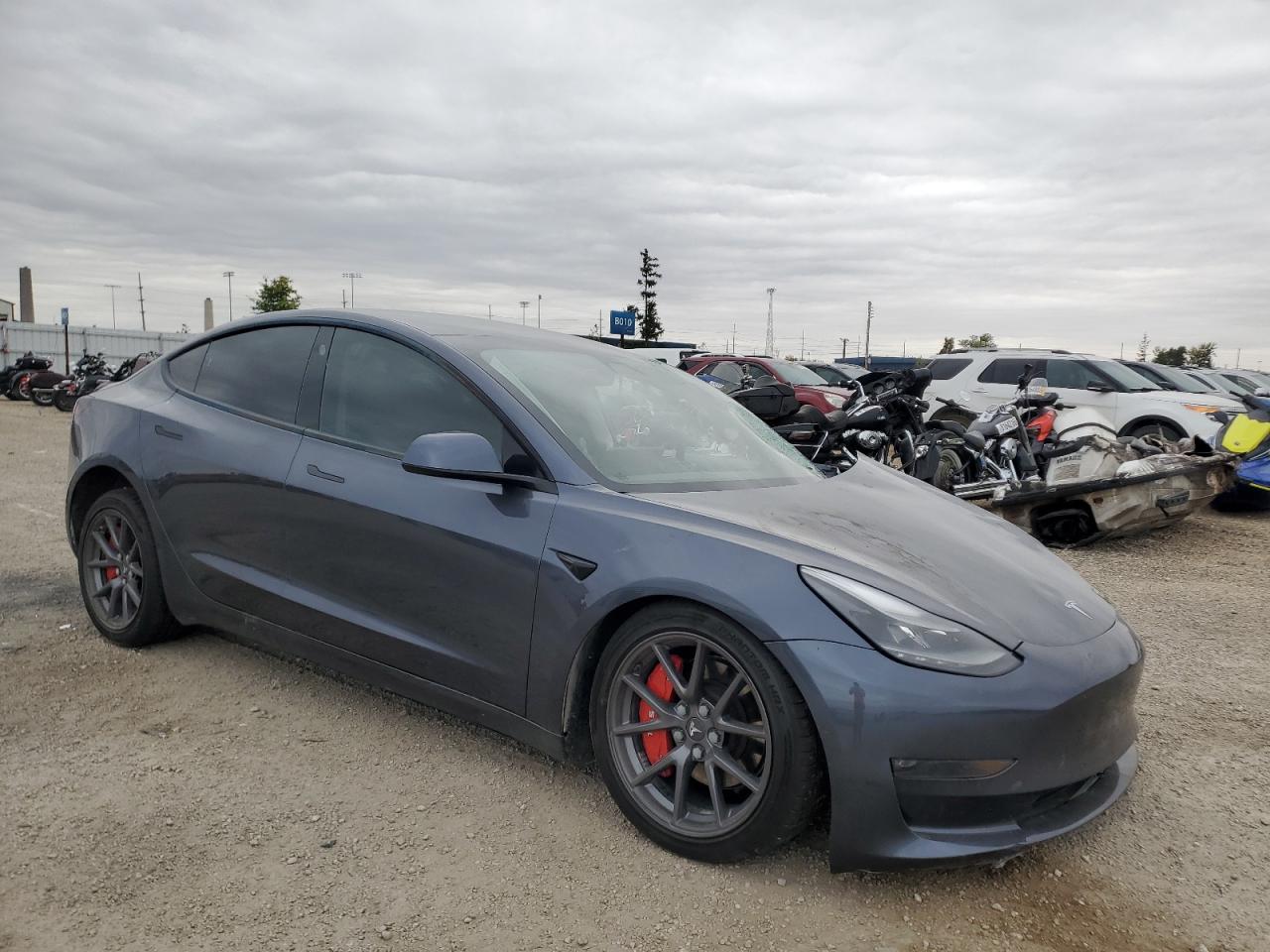 TESLA MODEL 3