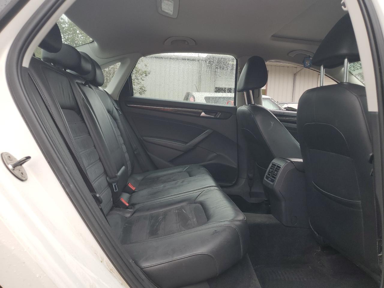 VOLKSWAGEN PASSAT SEL