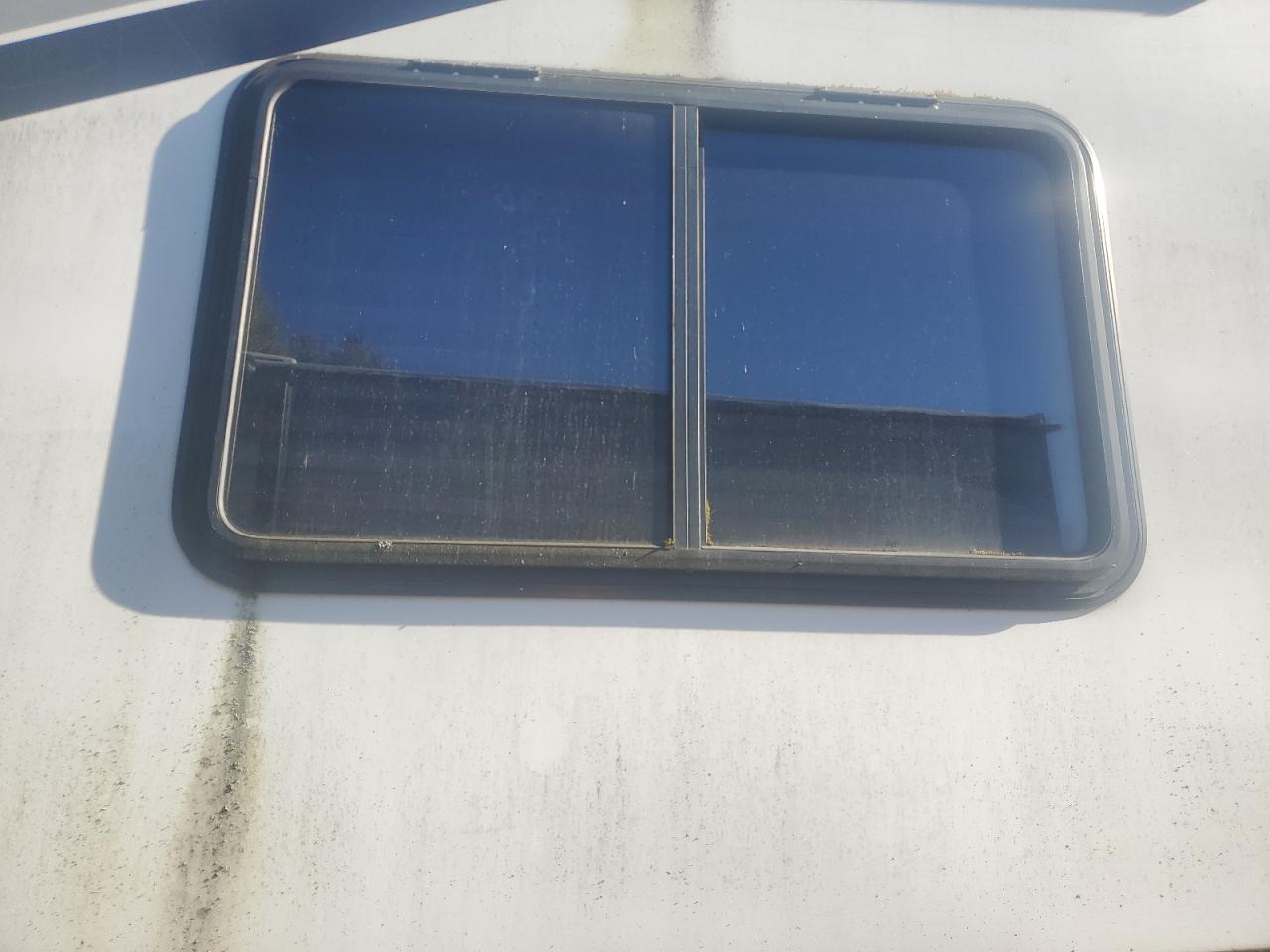 Lot #3290381791 2001 ROADMASTER RAIL 40/MH