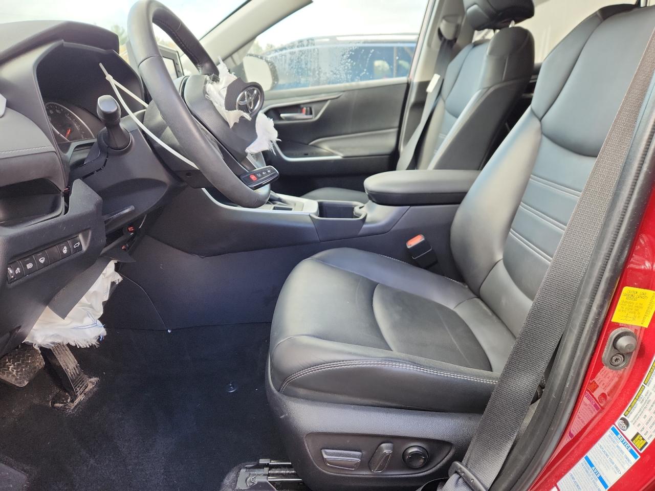 TOYOTA RAV4 XLE PREMIUM