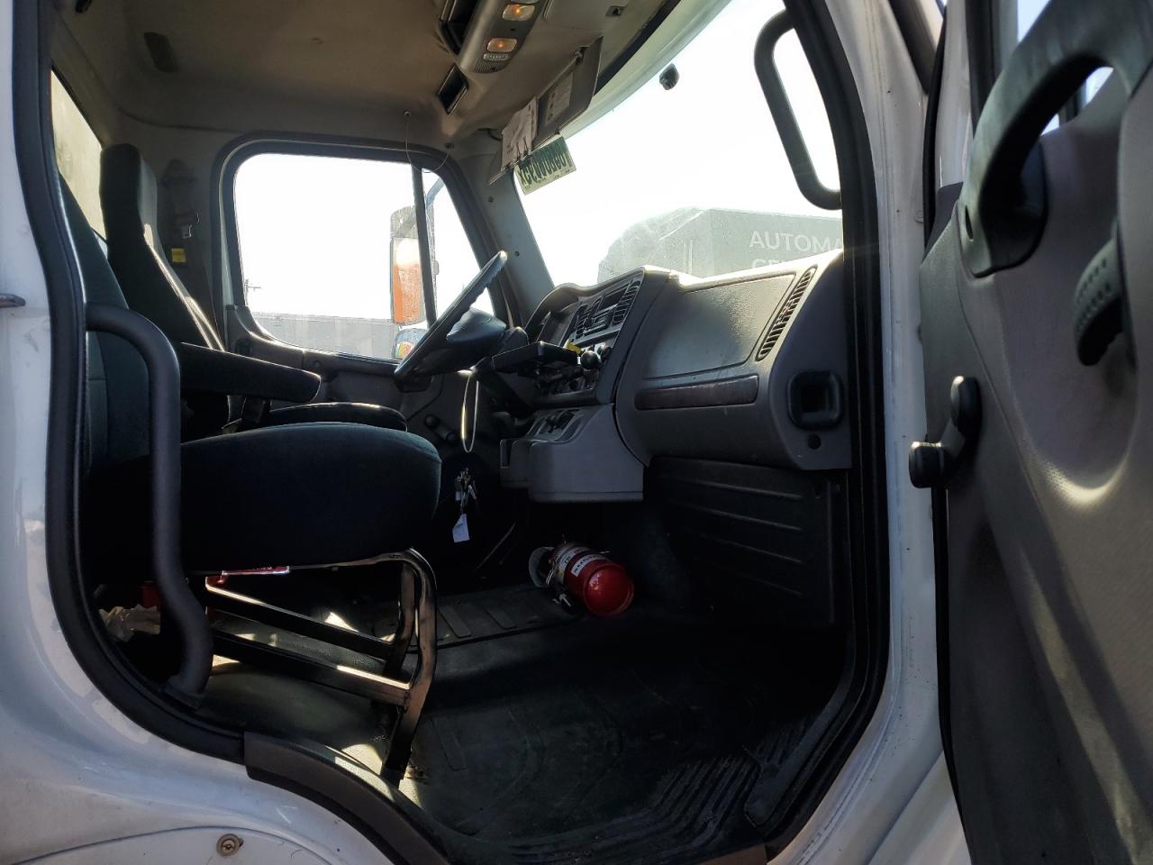 Lot #3284632322 2012 FREIGHTLINER M2